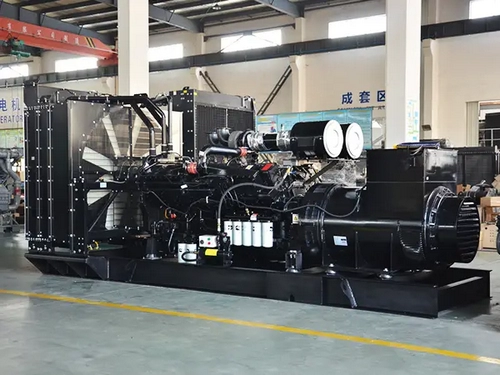 Groupes électrogènes 275–1875 kVA avec moteur Cummins CCEC